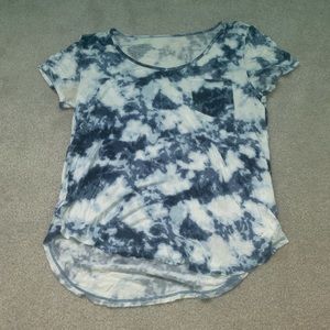 Blue tie dye t-shirt.